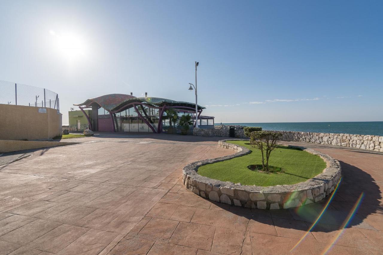 Suite Homes Hesperides Garden Beach Malaga Exterior photo