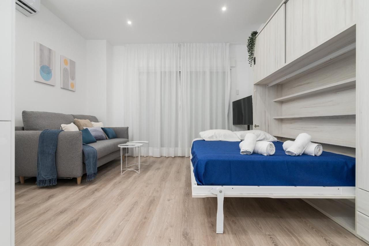 Suite Homes Hesperides Garden Beach Malaga Exterior photo